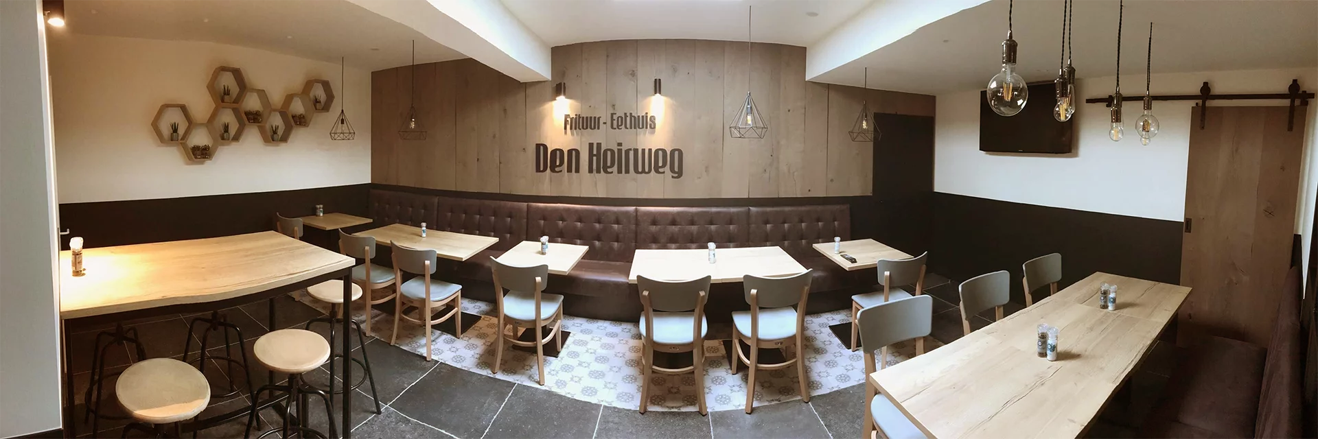 Interieur frituur-eethuis Den Heirweg in Anzegem